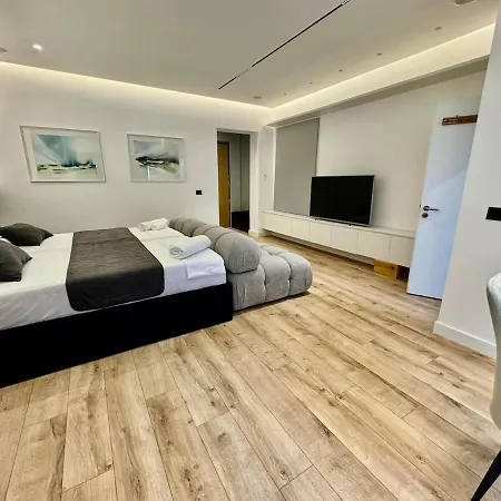 The Architect's In Apartment